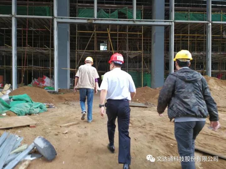 感谢坚守一线 同庆祖国华诞