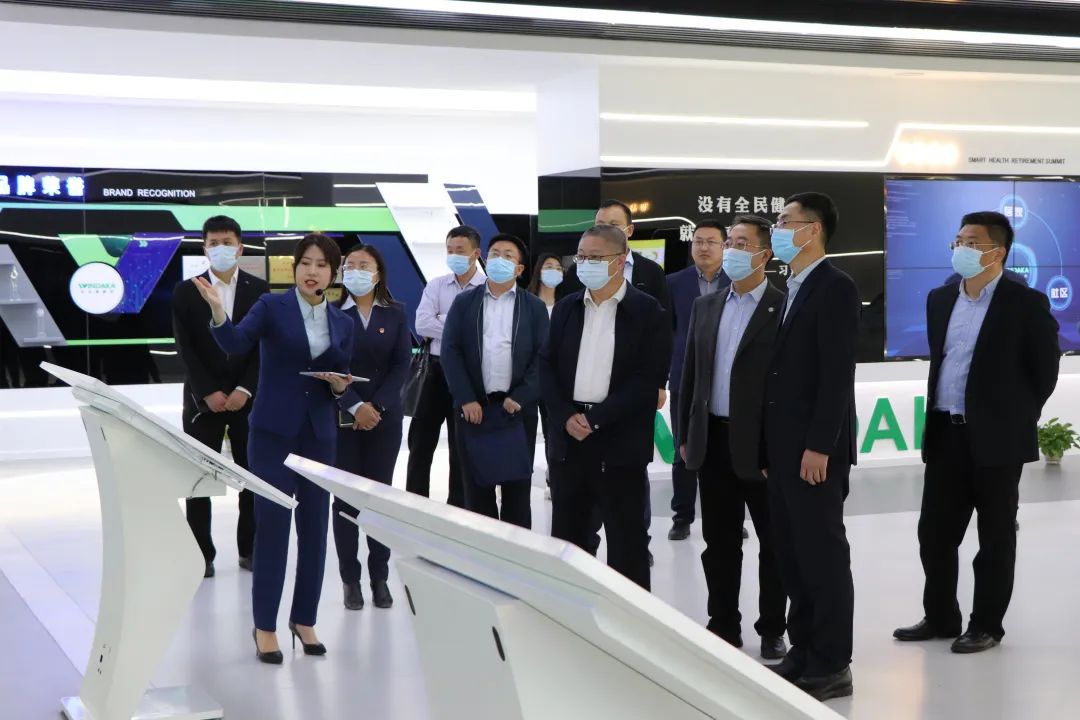 青岛市大数据发展管理局领导一行莅临太阳集团tyc4633调研指导