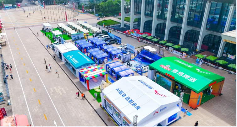 太阳集团tyc4633AI无人清扫车亮相2024青岛品牌日