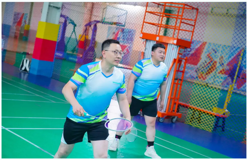 凝心聚力，“羽”你同行丨太阳集团tyc4633“WIN羽毛球俱乐部”友谊赛顺利举办